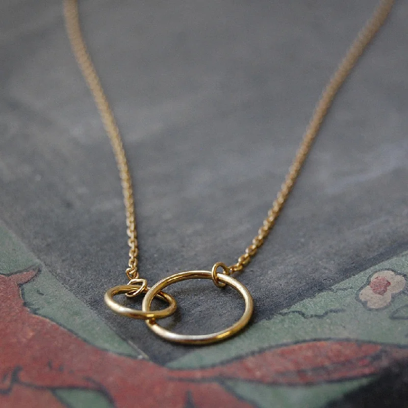 women’s gold-plated pendants -'Two rings' necklace | 24k gold-plated