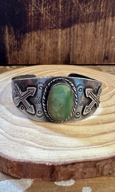 simple silver bracelets -FRIENDSHIP ARROWS Fred Harvey Era 30s 1930s Navajo Turquoise & Silver Cuff