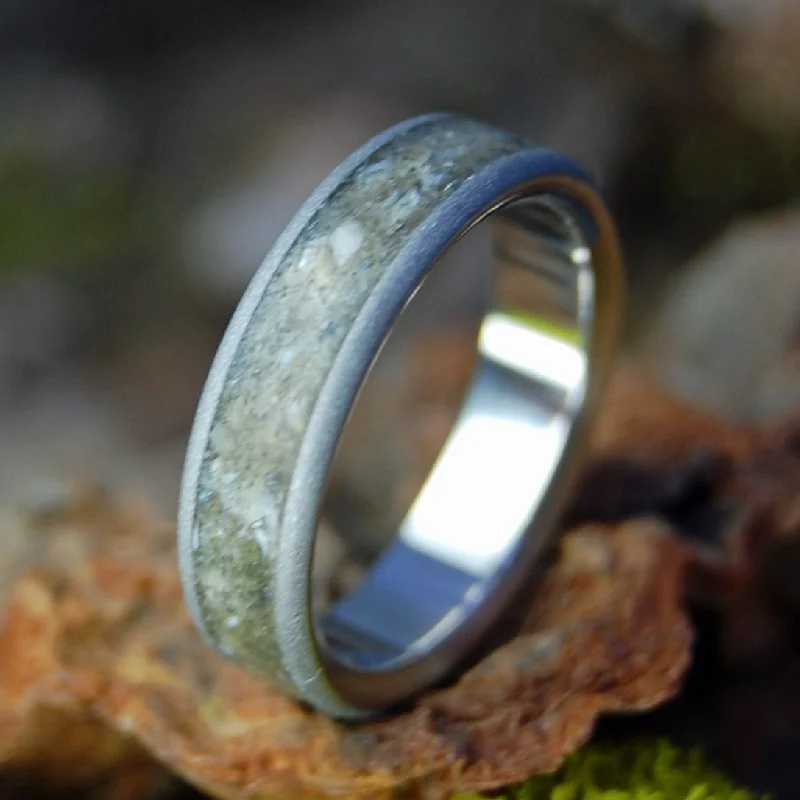 unique gold wedding rings -Costa Rica Manuel Antonio Beach | Men's Costa Rica Beach Sand & Titanium Wedding Ring